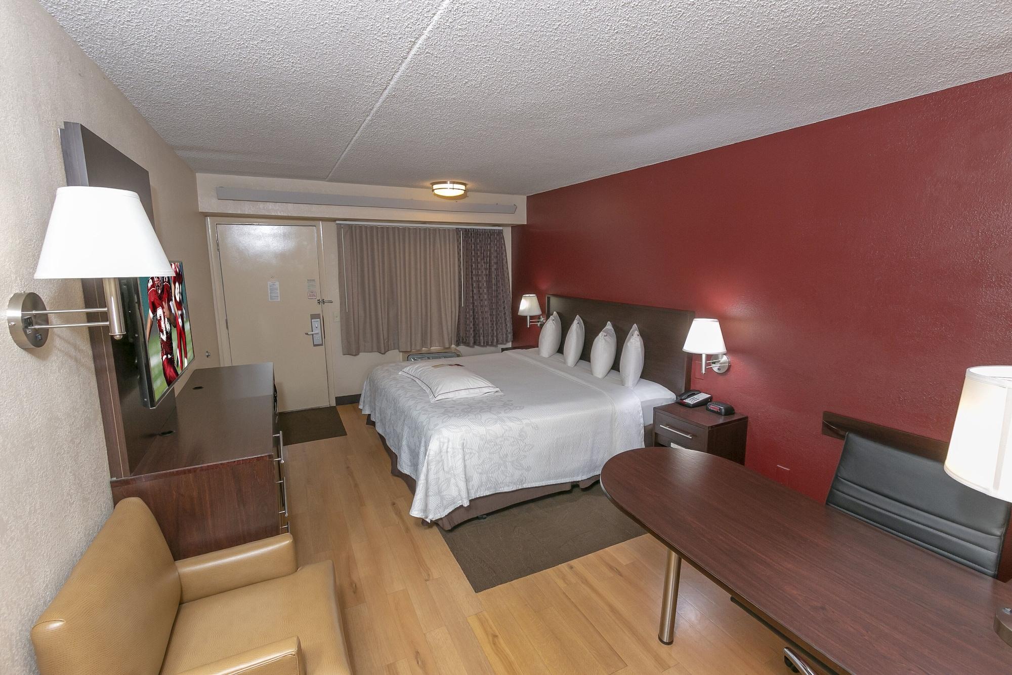 Red Roof Inn Plus+ West Спрингфилд Экстерьер фото