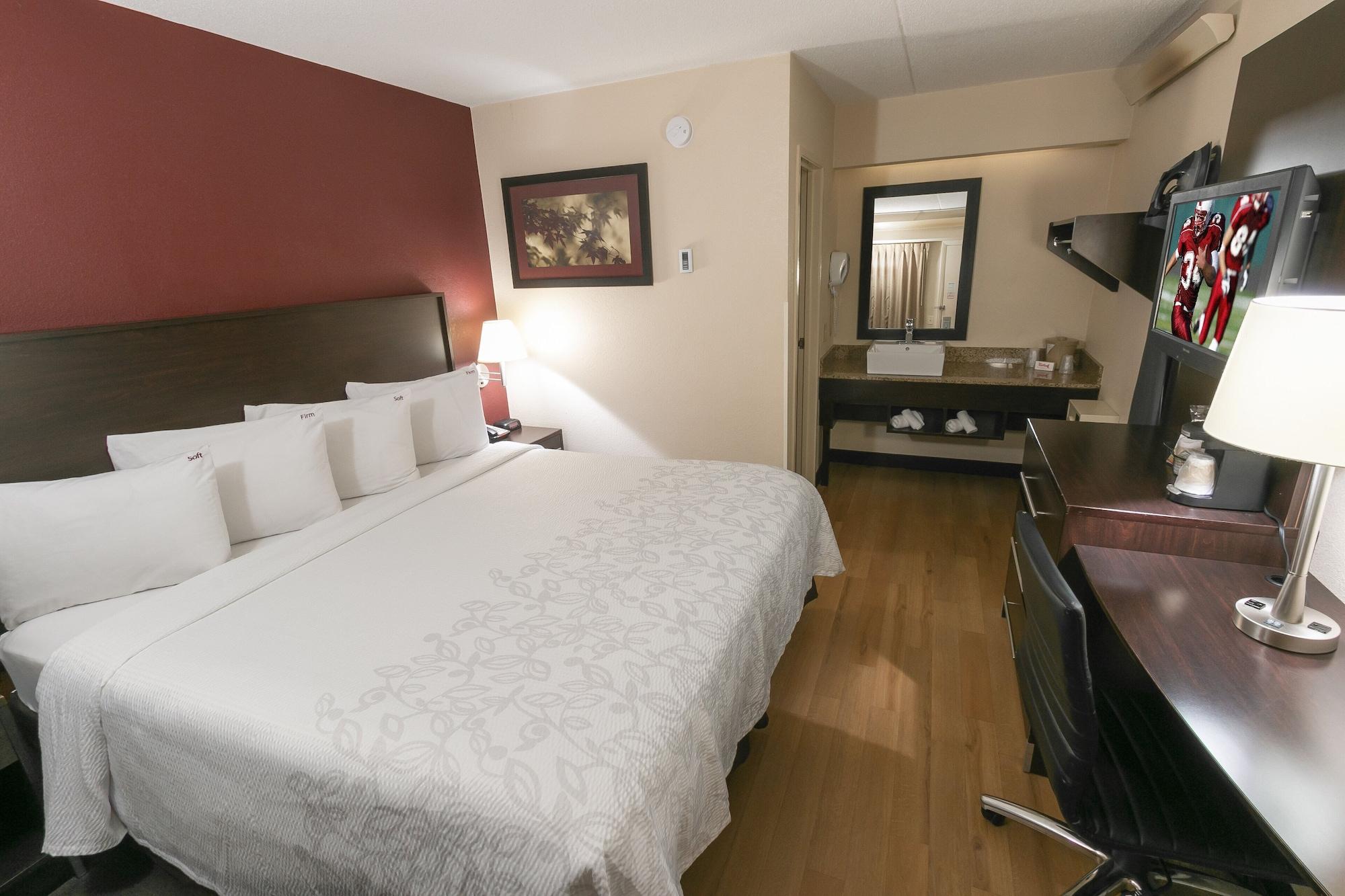 Red Roof Inn Plus+ West Спрингфилд Экстерьер фото