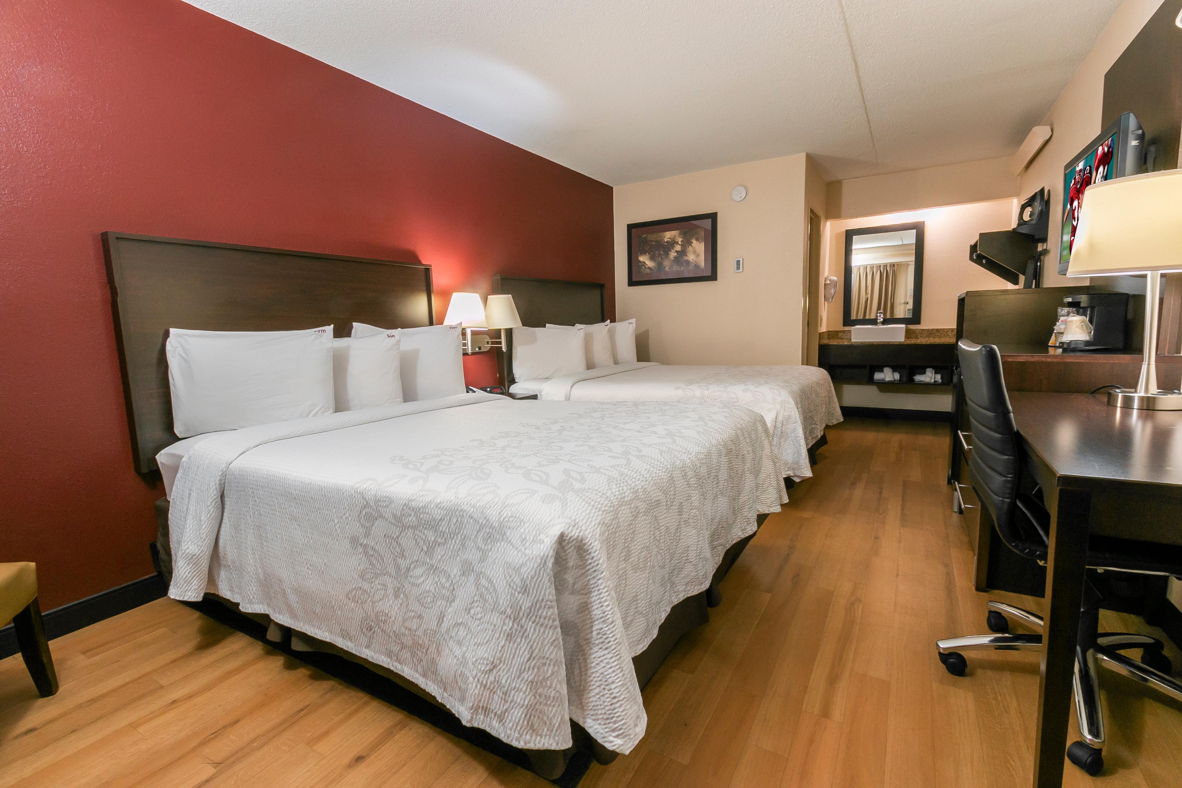 Red Roof Inn Plus+ West Спрингфилд Экстерьер фото