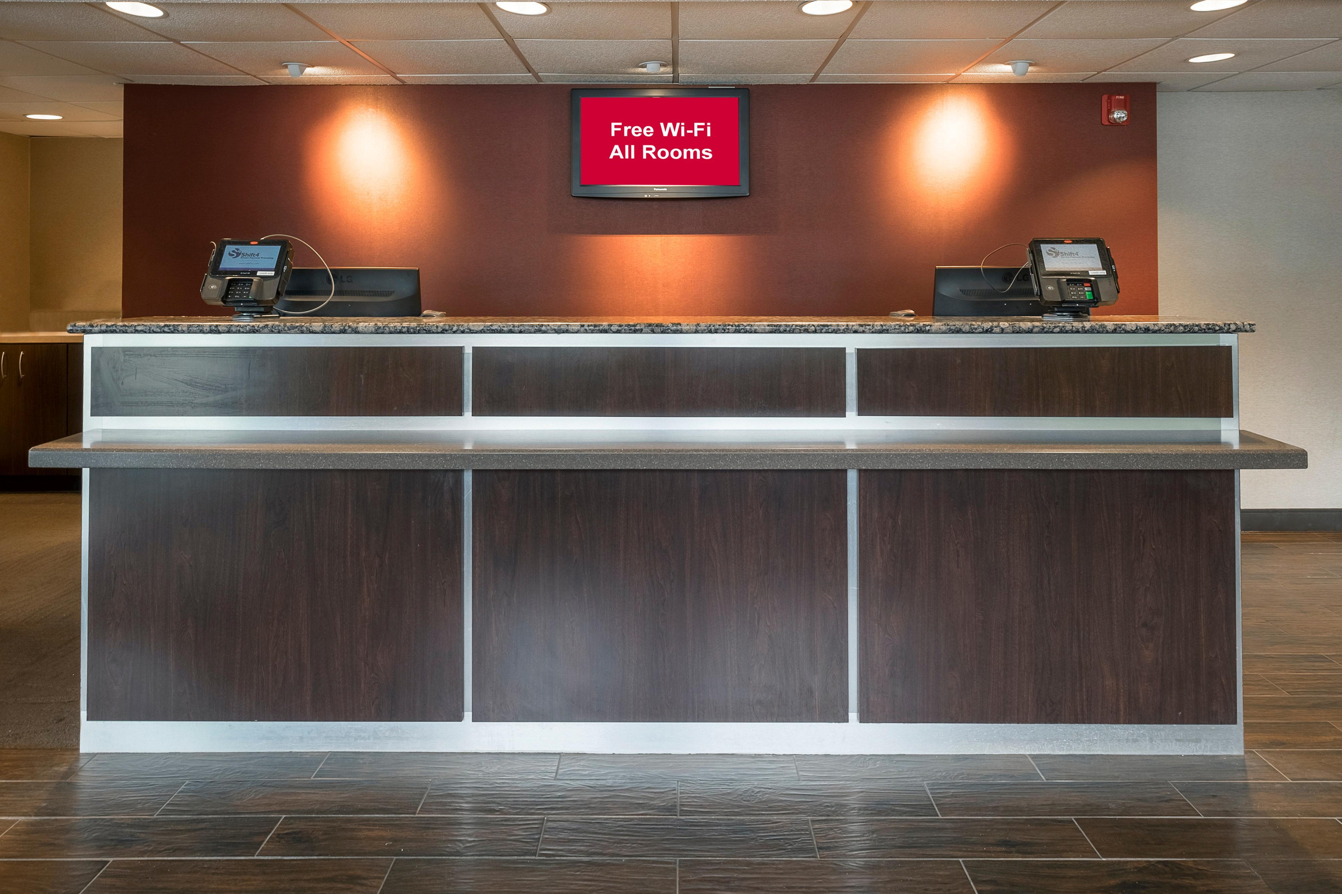 Red Roof Inn Plus+ West Спрингфилд Экстерьер фото