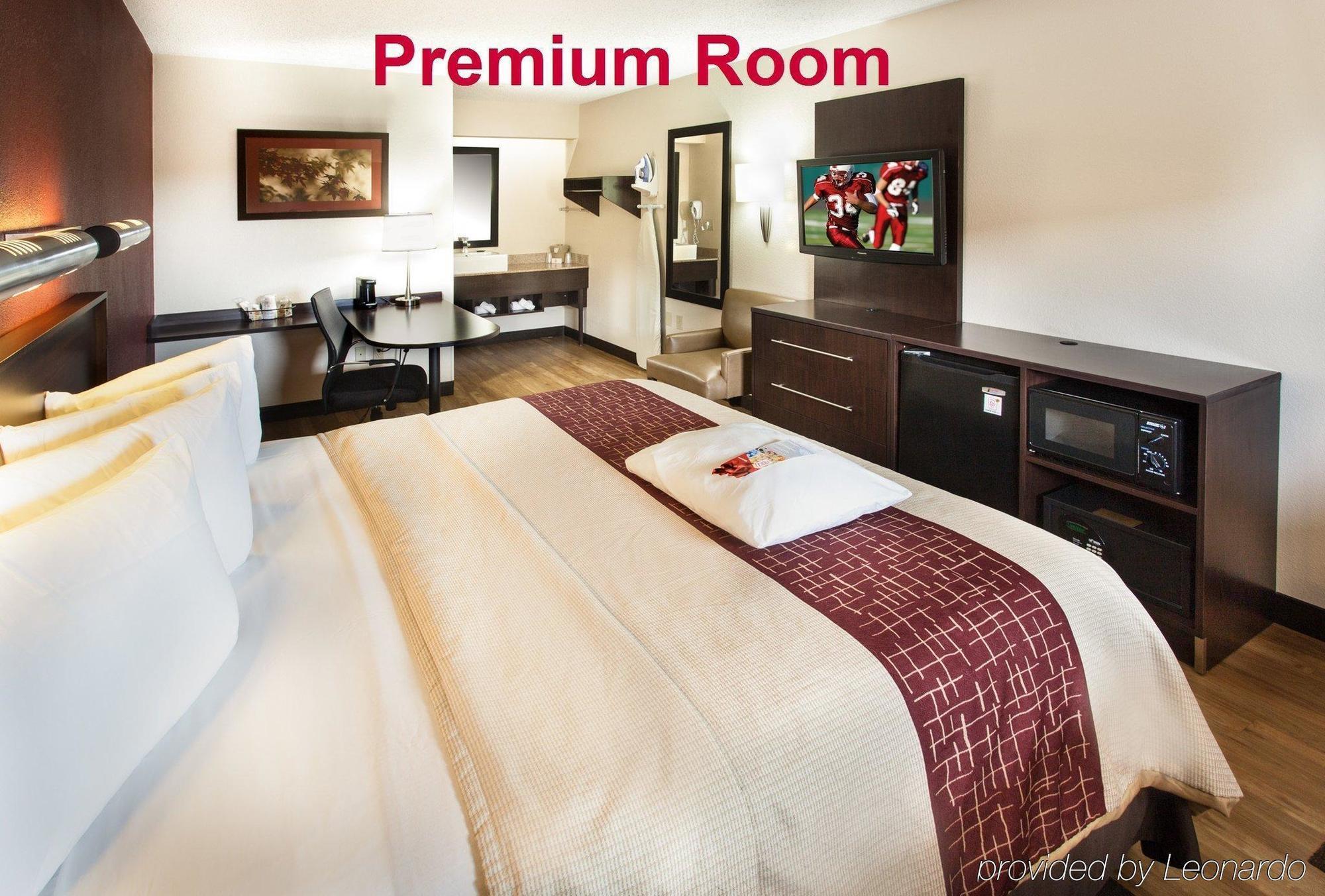 Red Roof Inn Plus+ West Спрингфилд Экстерьер фото
