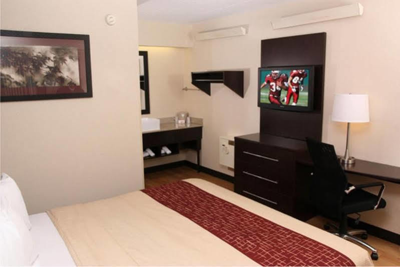 Red Roof Inn Plus+ West Спрингфилд Экстерьер фото